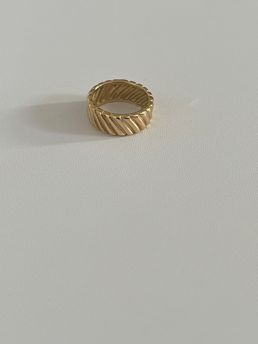 Bold Ring